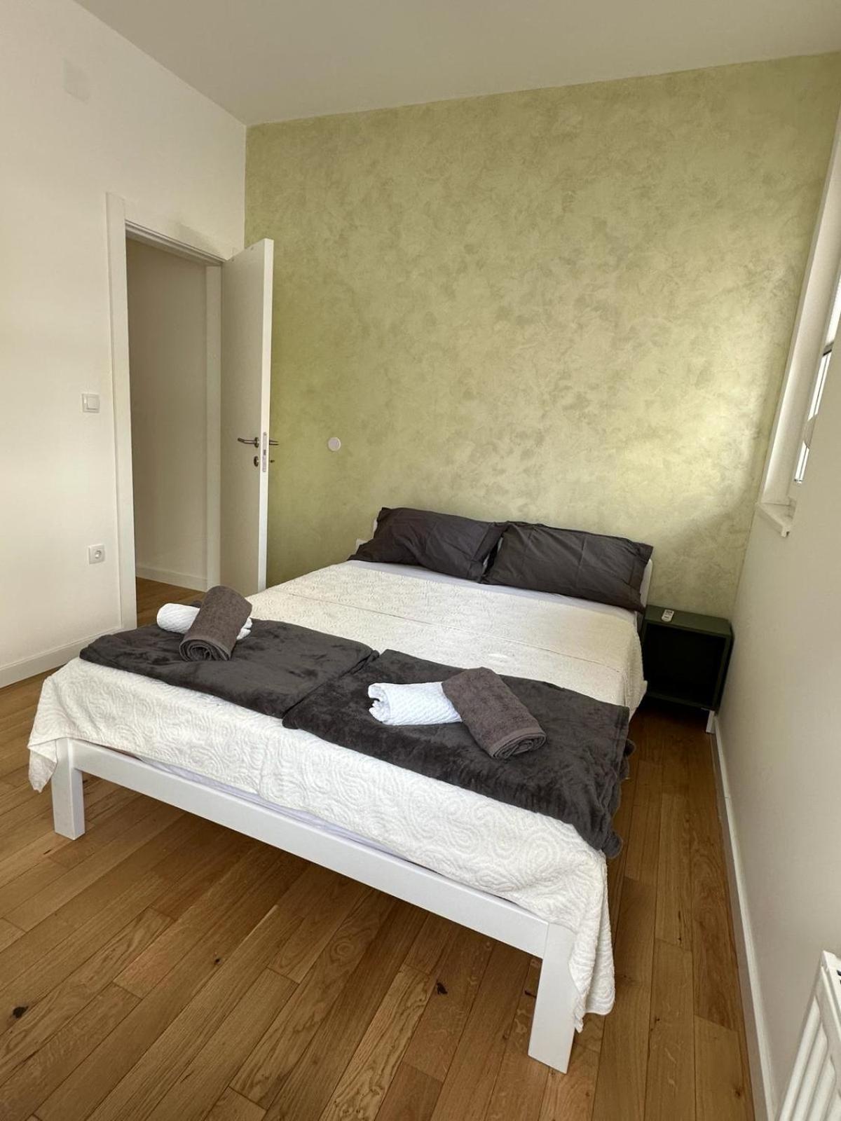 Dook Private Parking Apartment Novi Sad