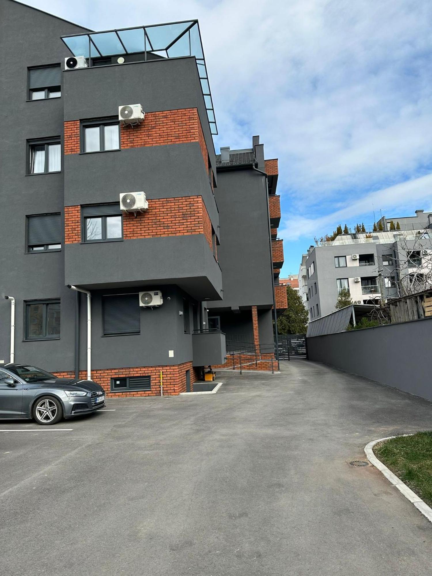Apartment Dook Private Parking